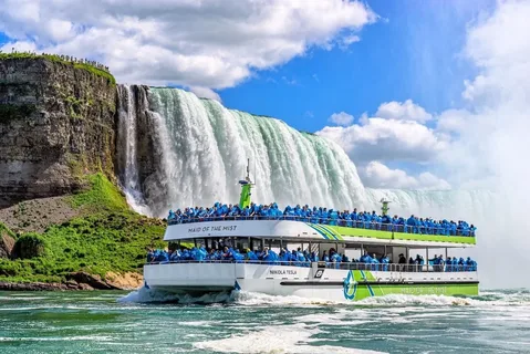 Boat Tour Niagara falls.