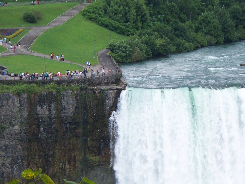 CYTZ Airport to Niagara Falls Tour