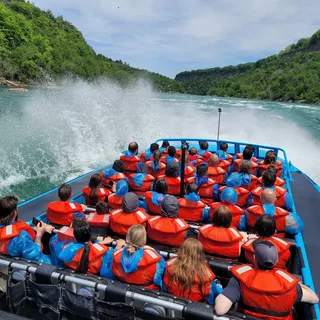 Horn blower Boat Tour Service Niagara Falls | Book Now